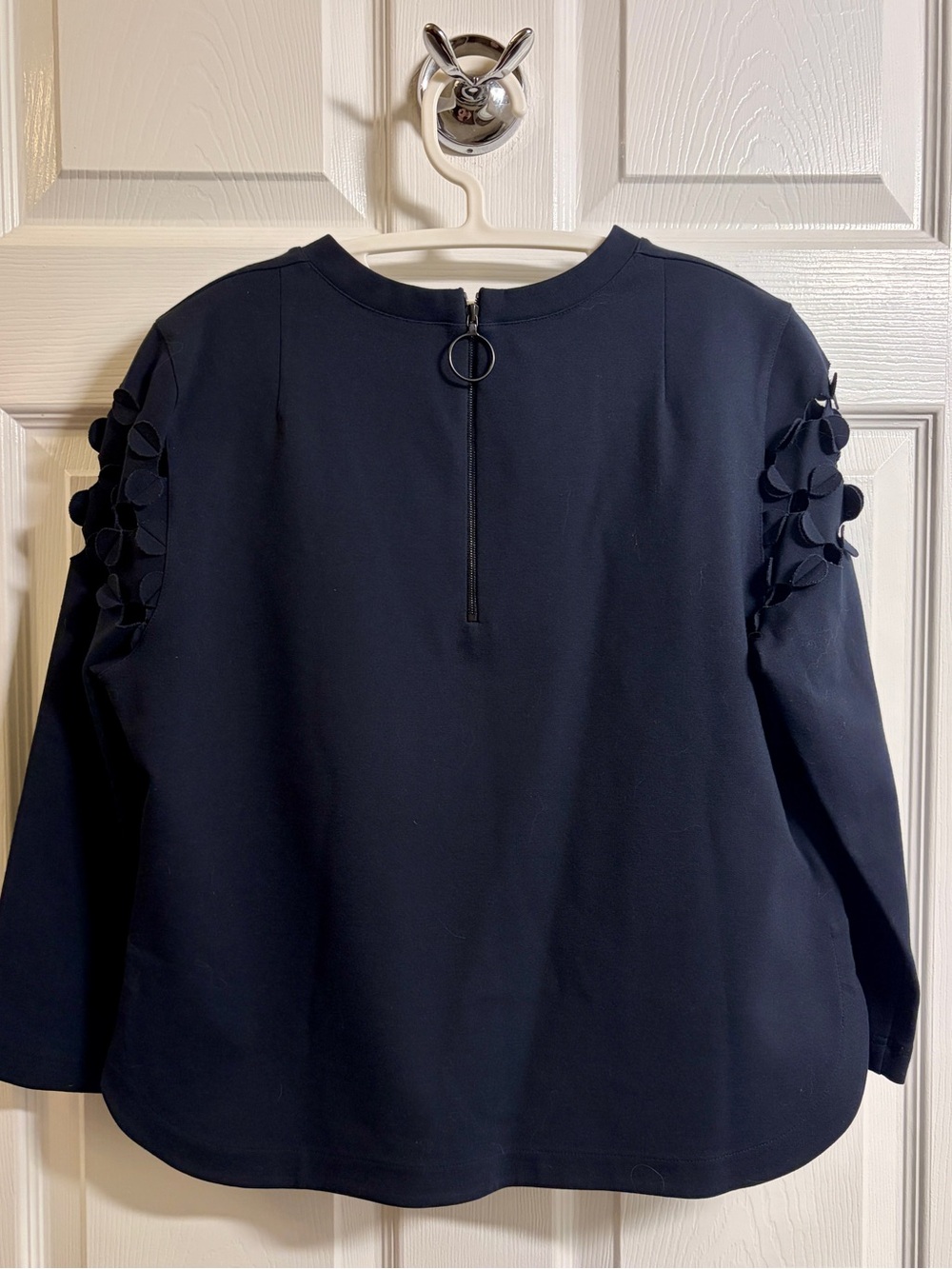 AKRIS PUNTO - Chic navy top w/circle cutouts | size 8 - Picture 2 of 6